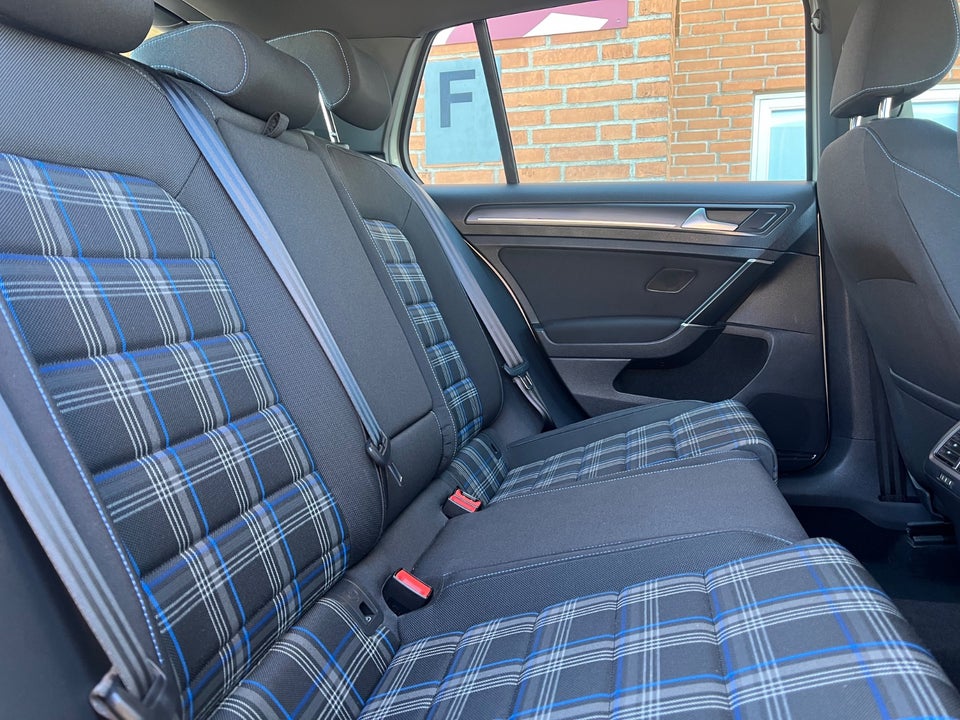 VW Golf VII 1,4 GTE DSG 5d