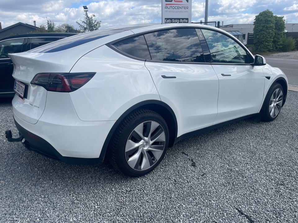 Tesla Model Y Long Range AWD 5d