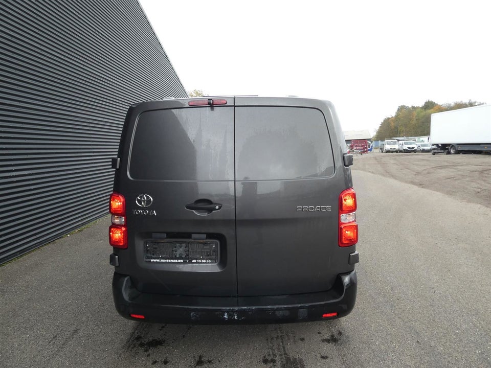 Toyota ProAce 2,0 D 120 Medium Comfort 5d