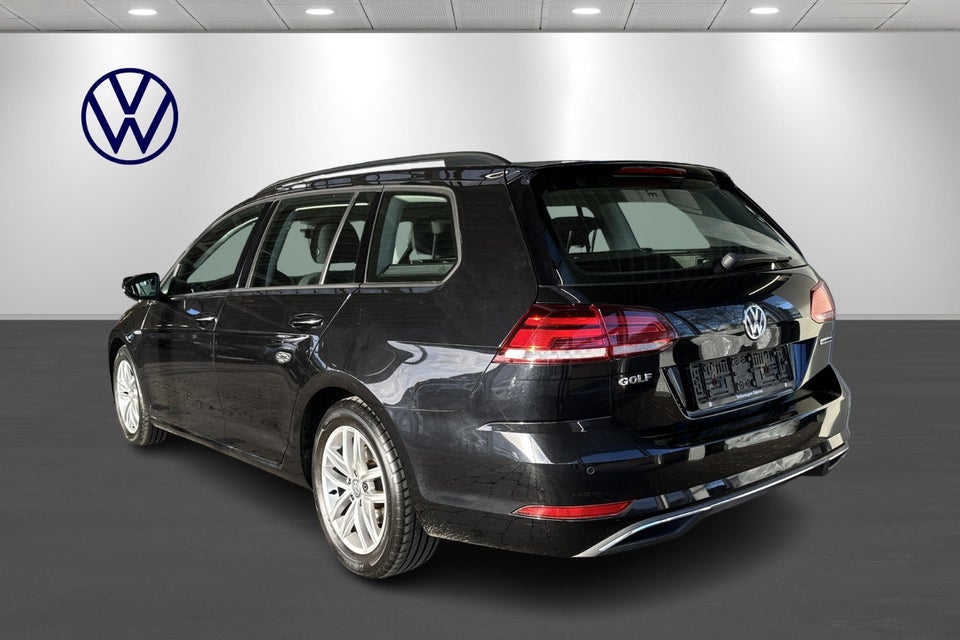 VW Golf VII 1,5 TSi 130 Plus Variant 5d