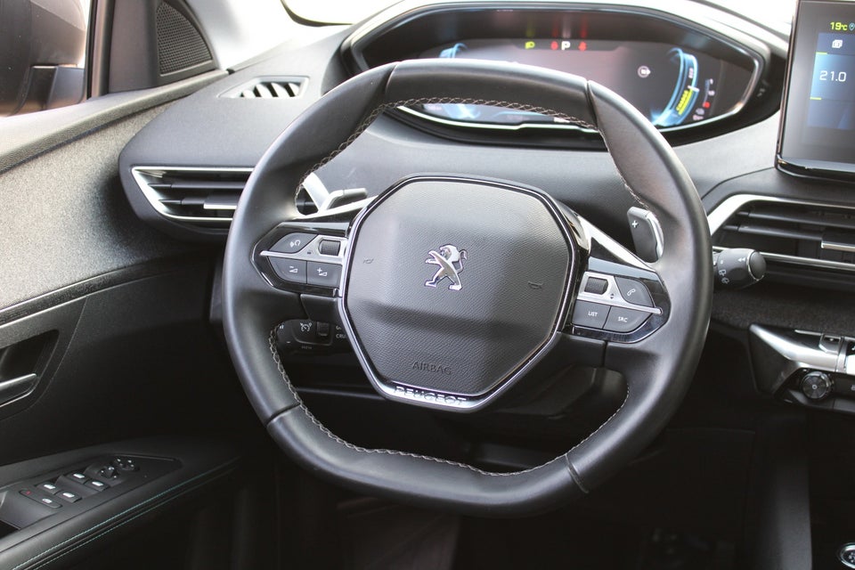 Peugeot 3008 1,6 Hybrid Allure EAT8 5d