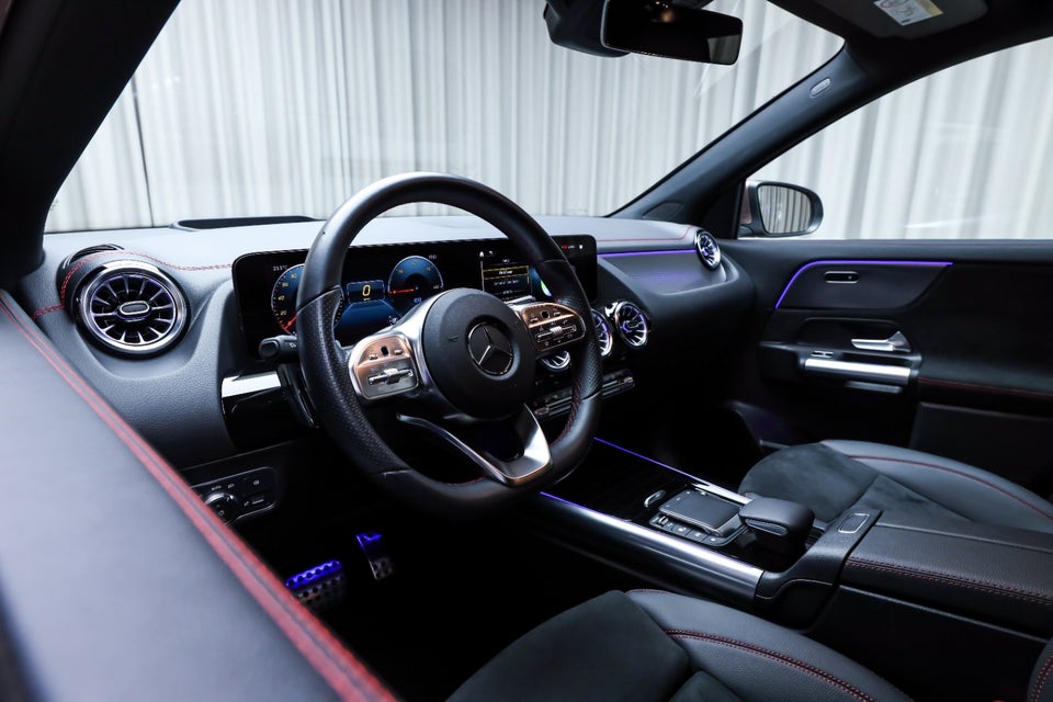 Mercedes EQA300 AMG Line 4Matic 5d