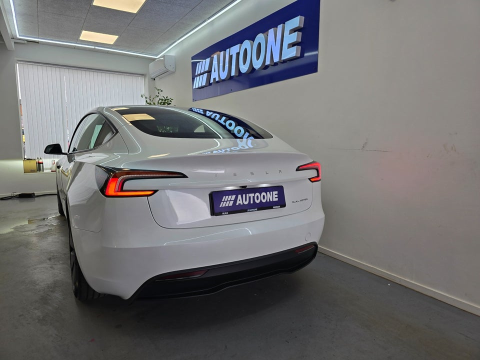 Tesla Model 3 Long Range AWD 4d
