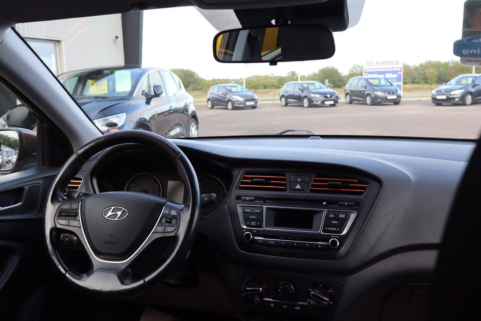 Hyundai i20 1,25 Premium 5d