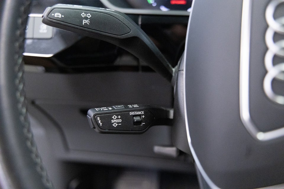 Audi Q8 e-tron 50 quattro 5d