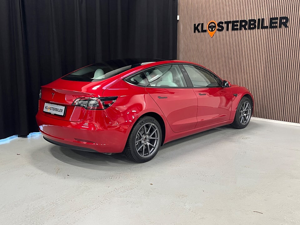 Tesla Model 3 RWD 4d