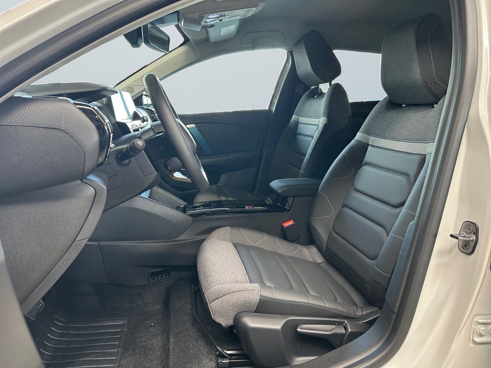 Citroën ë-C4 X 50 Shine 4d