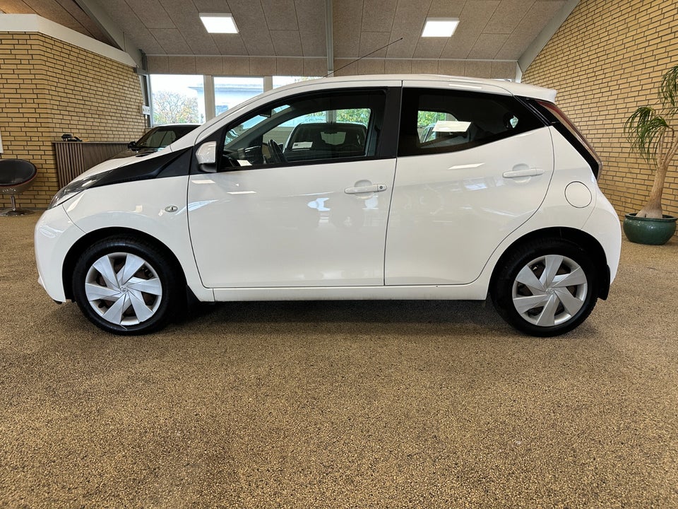 Toyota Aygo 1,0 VVT-i x-play 5d