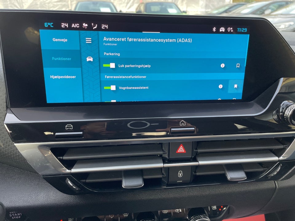 Citroën ë-C4 X 50 Shine 4d