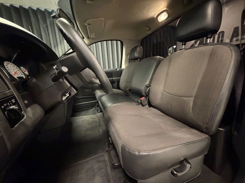 Dodge RAM 1500 4,7 V8 aut. 2d