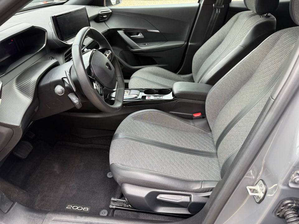 Peugeot 2008 1,2 PureTech 130 First Selection EAT8 5d