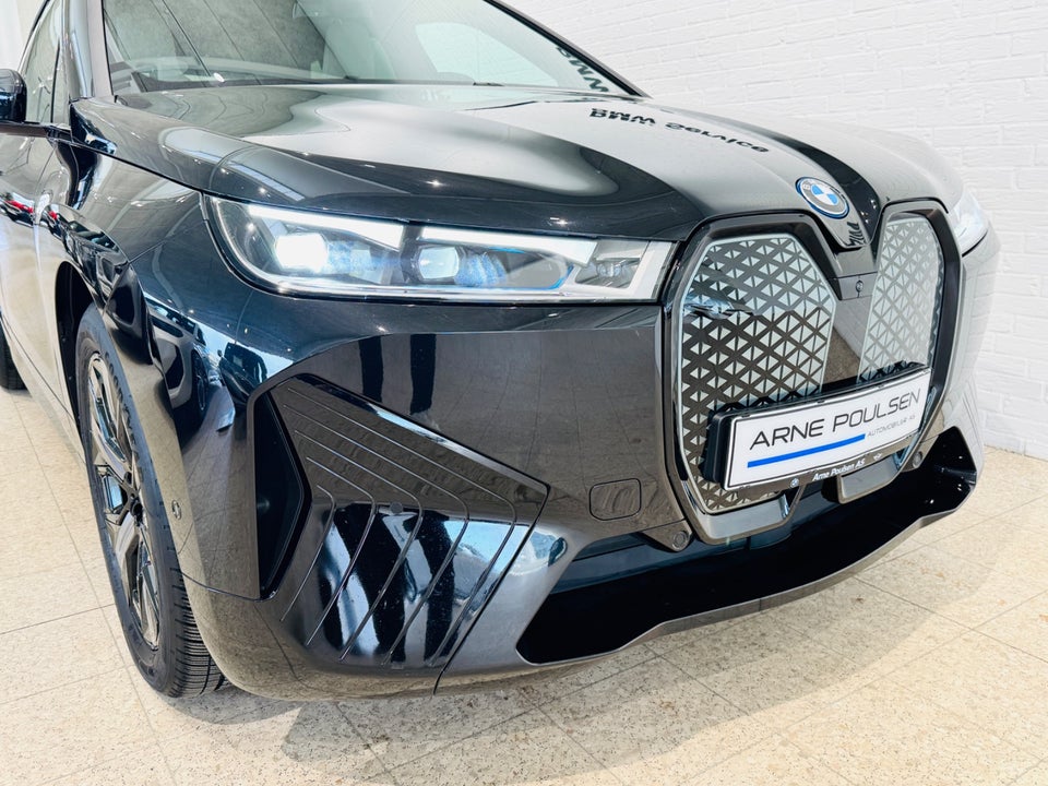 BMW iX xDrive40 Supercharged 5d