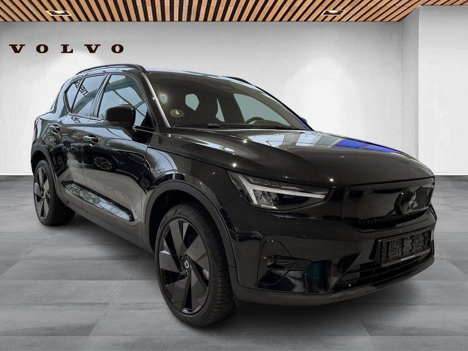 Volvo EX40 Extended Range Black Edition 5d