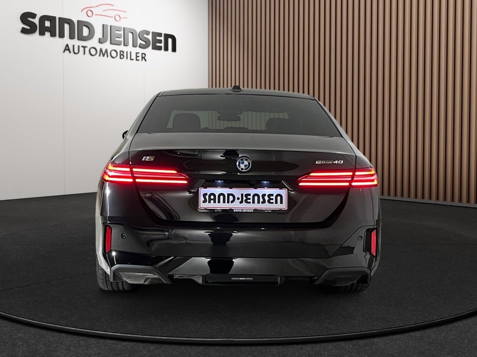 BMW i5 eDrive40 M-Sport 4d