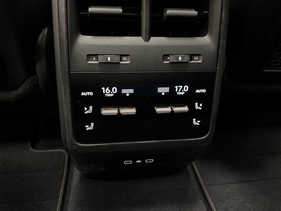 Porsche Macan Turbo 5d