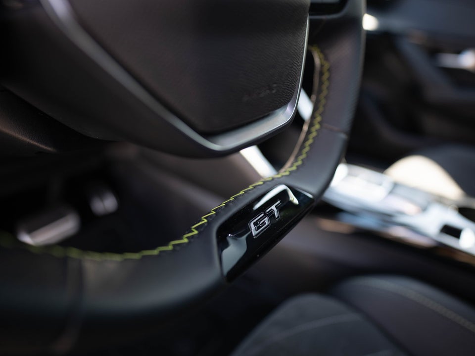 Peugeot e-208 50 GT Sky 5d