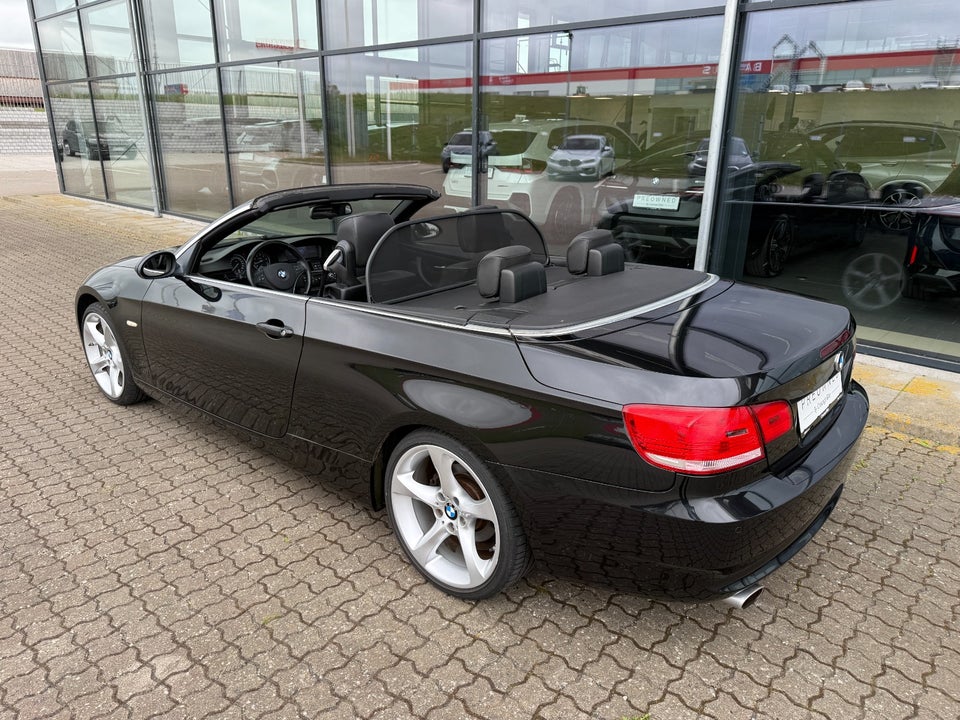 BMW 320i 2,0 Cabriolet 2d