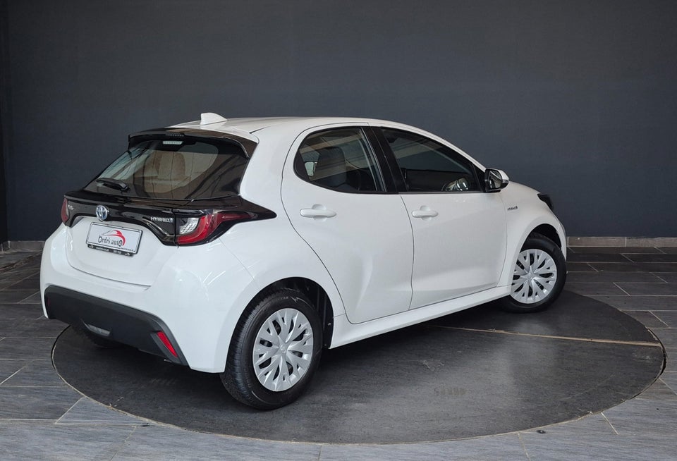 Toyota Yaris 1,5 Hybrid H3 e-CVT 5d