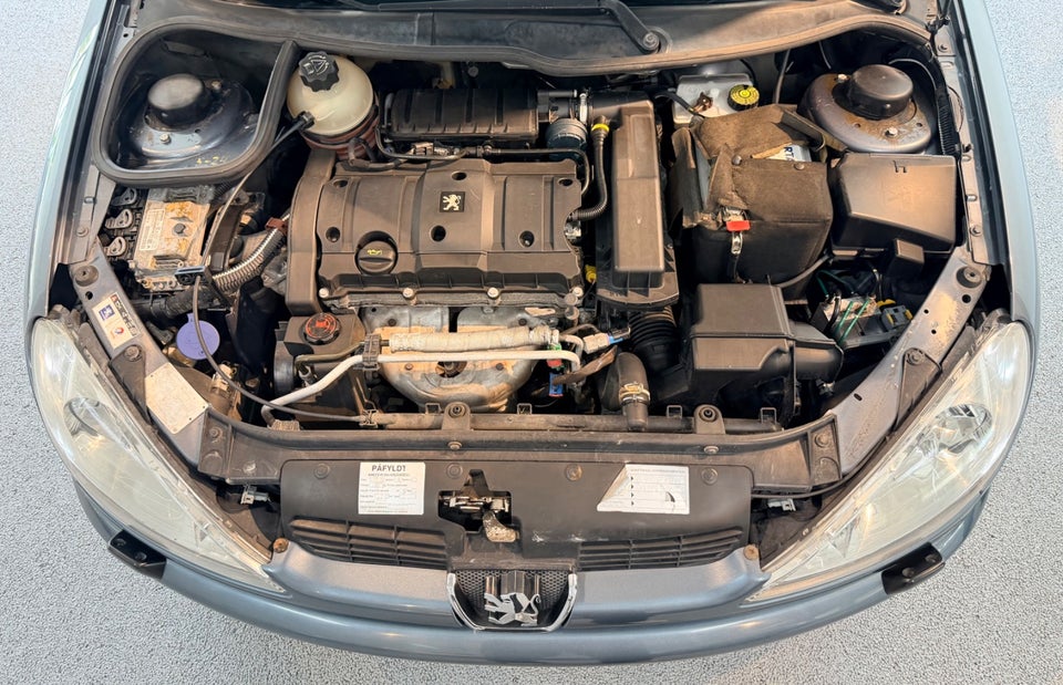 Peugeot 206 1,6 16V CC 2d