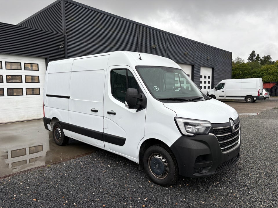 Renault Master IV T33 2,3 dCi 135 L2H2 Kassevogn