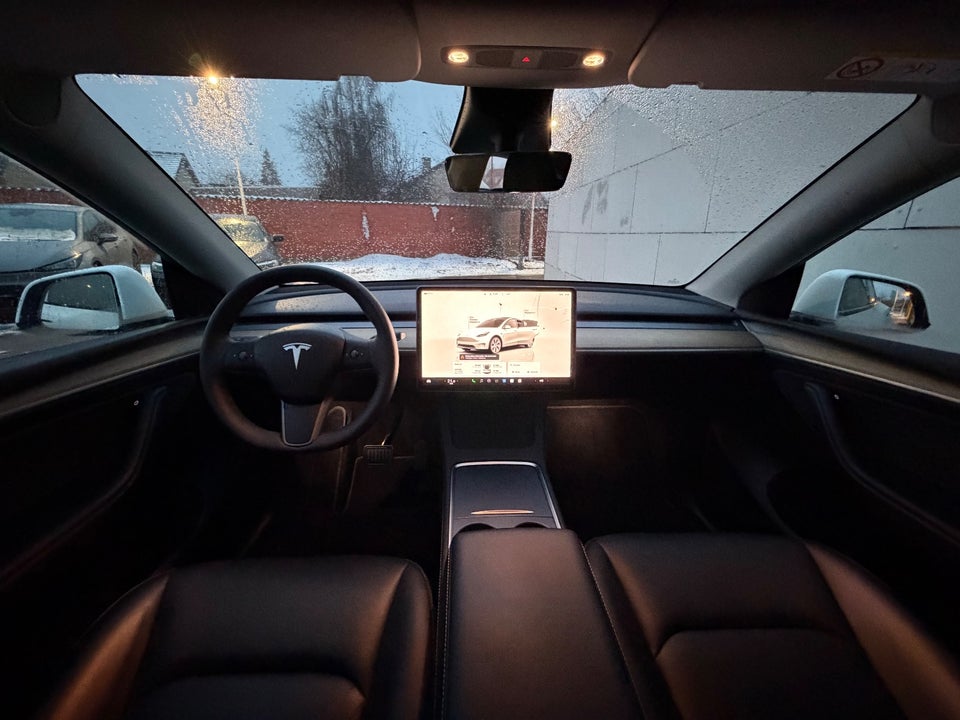 Tesla Model Y RWD 5d