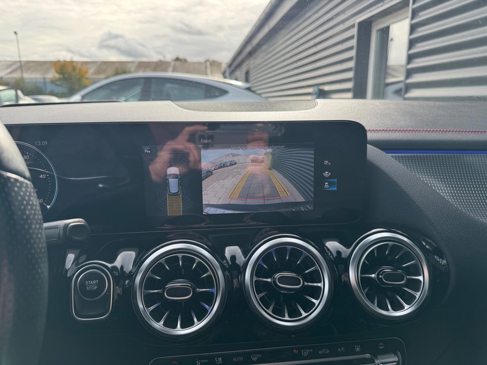 Mercedes EQA300 AMG Line 4Matic 5d