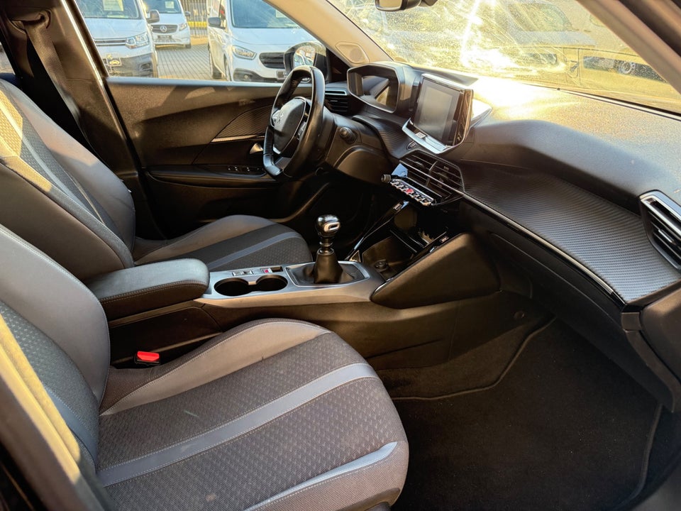 Peugeot 2008 1,5 BlueHDi 100 Allure Pack Van 5d