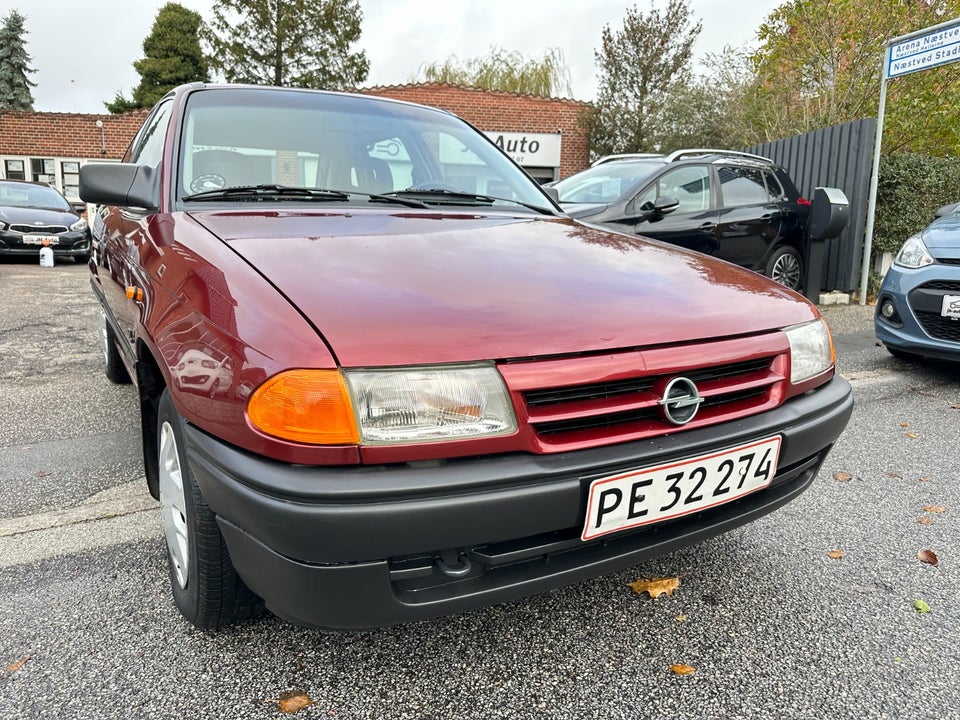 Opel Astra 1,6 GL 4d