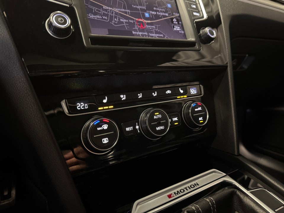 VW Passat 2,0 TDi 240 R-line Variant DSG 4Motion 5d