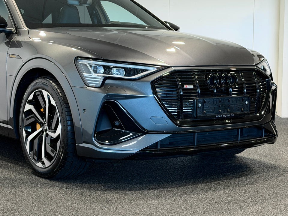 Audi e-tron 55 S-line Sportback quattro 5d