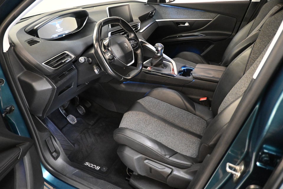 Peugeot 5008 1,5 BlueHDi 130 Allure Pack 7prs 5d