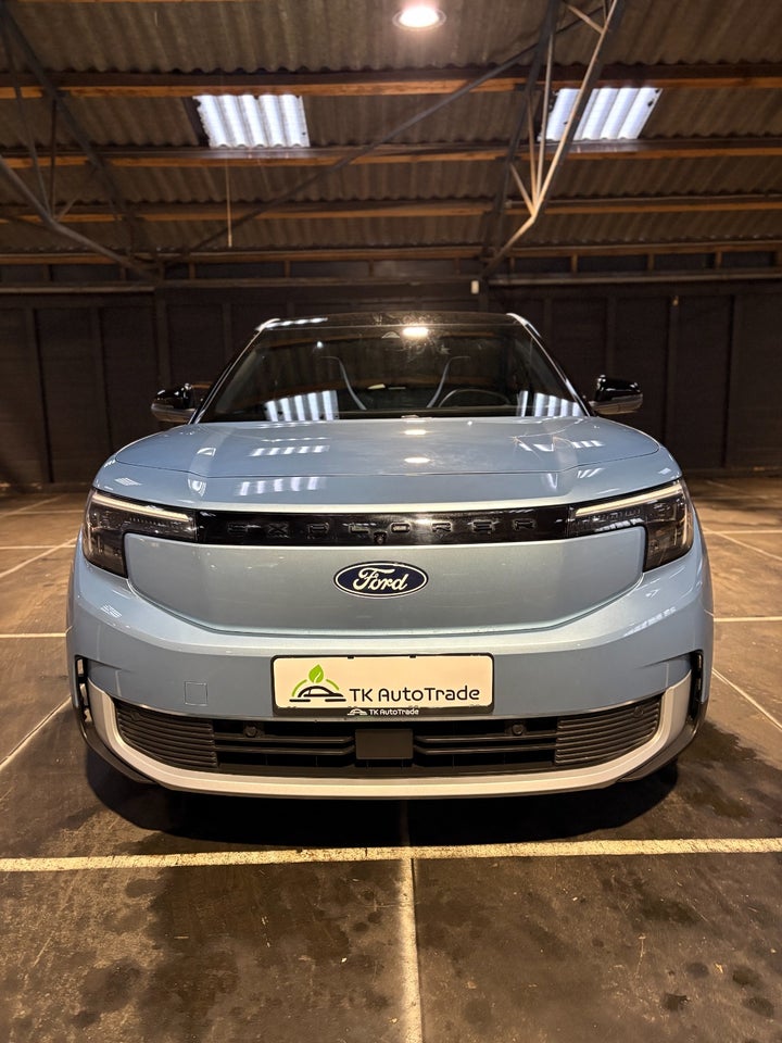 Ford Explorer 77 Premium Extended Range 5d