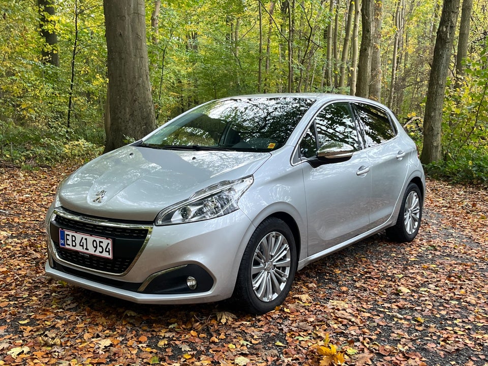 Peugeot 208 1,2 VTi 82 Allure 5d