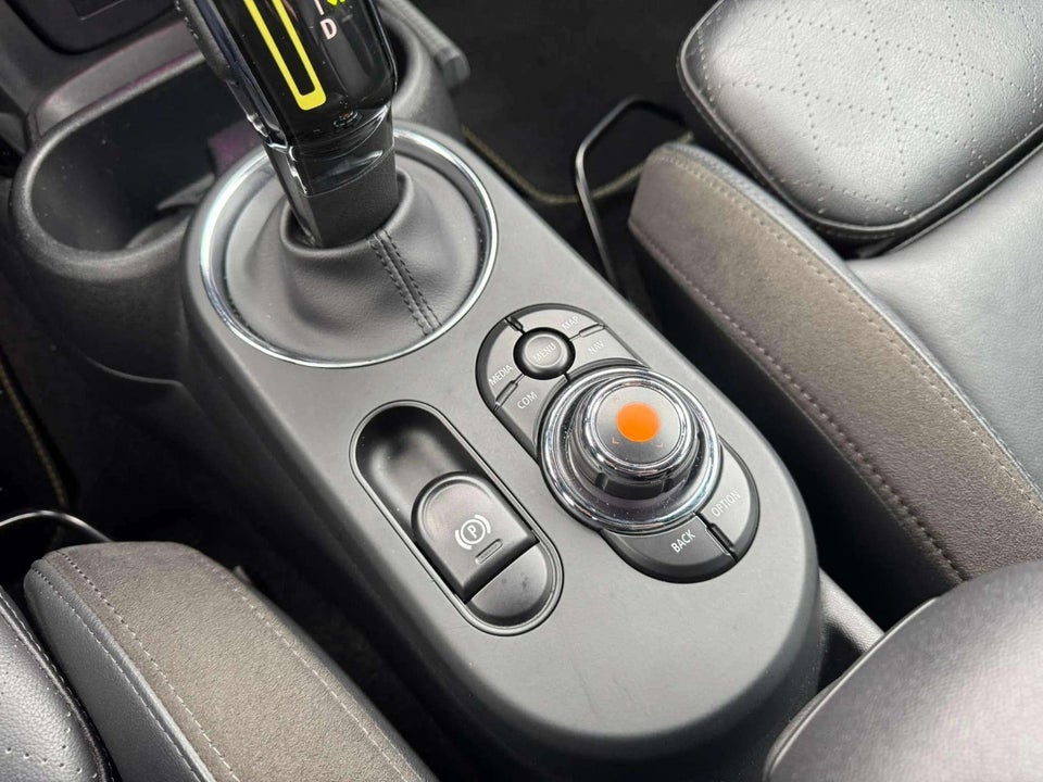 MINI Cooper SE Maximise 3d