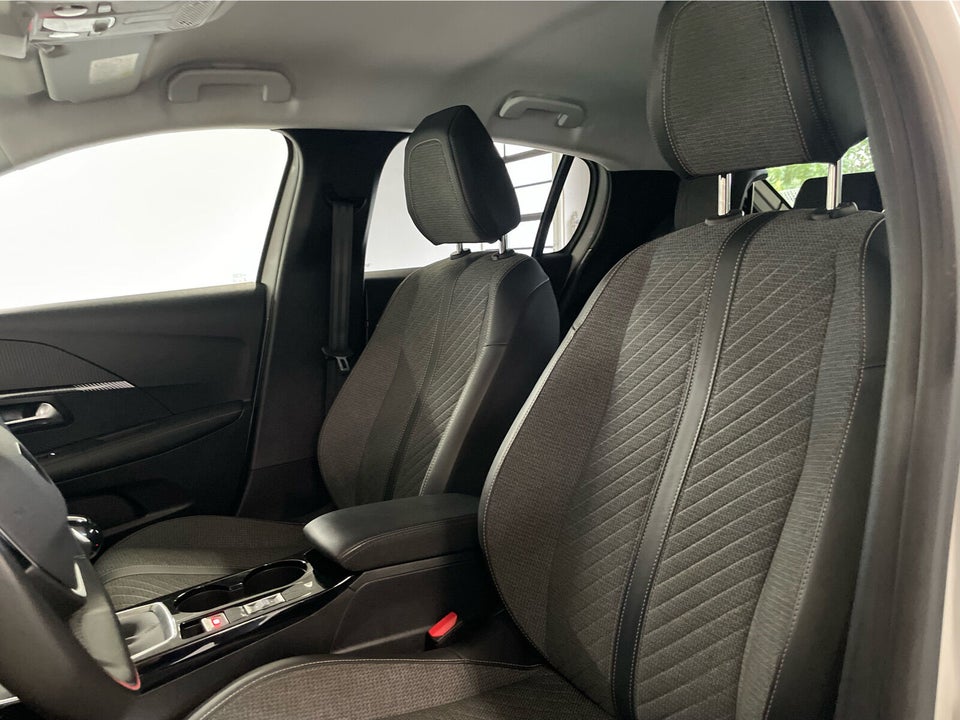 Peugeot 208 1,2 PureTech 100 Allure+ 5d
