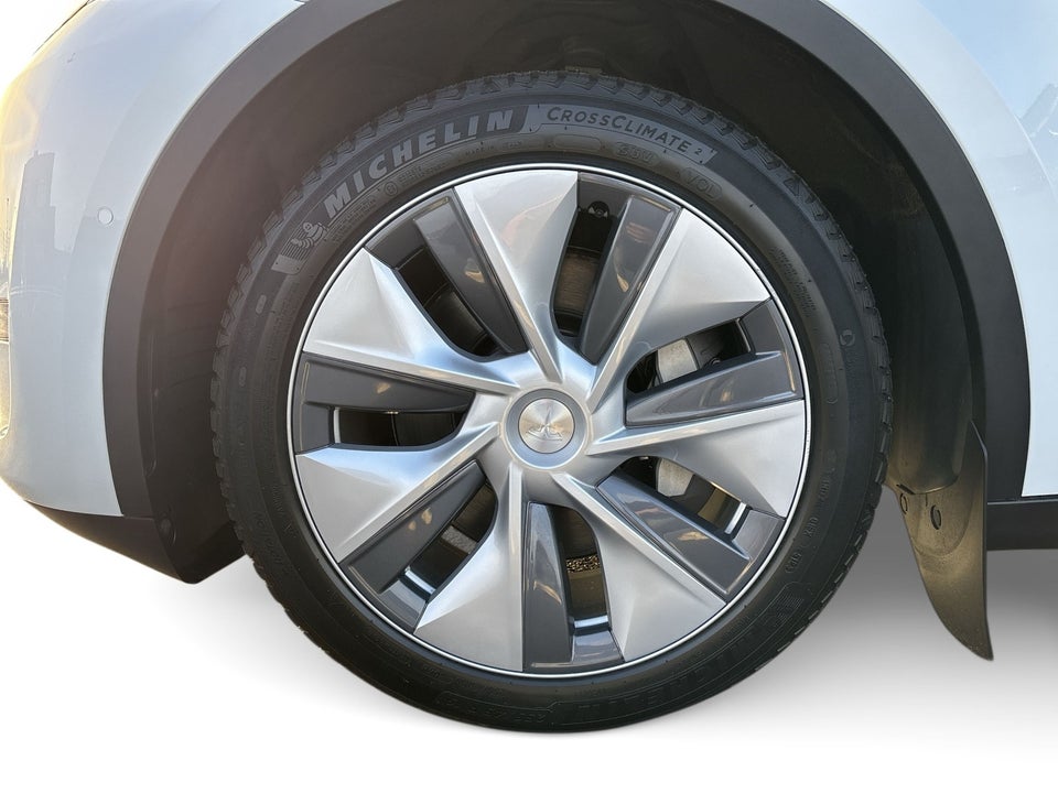 Tesla Model Y Long Range AWD 5d