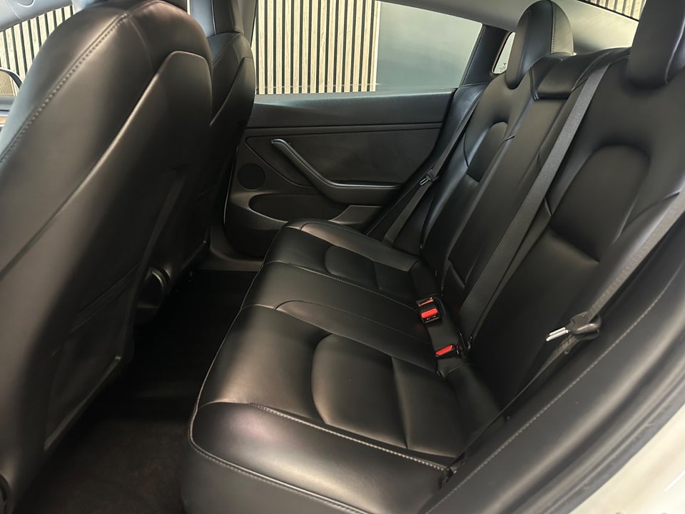 Tesla Model 3 RWD 4d