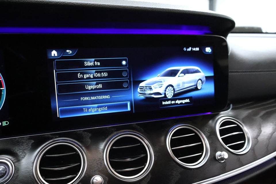 Mercedes E300 de 2,0 AMG Line stc. aut. 4Matic 5d