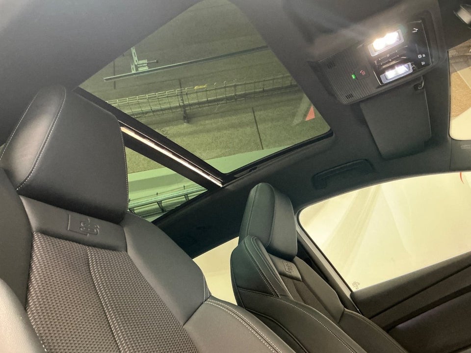 Audi Q4 e-tron 50 S-line quattro 5d