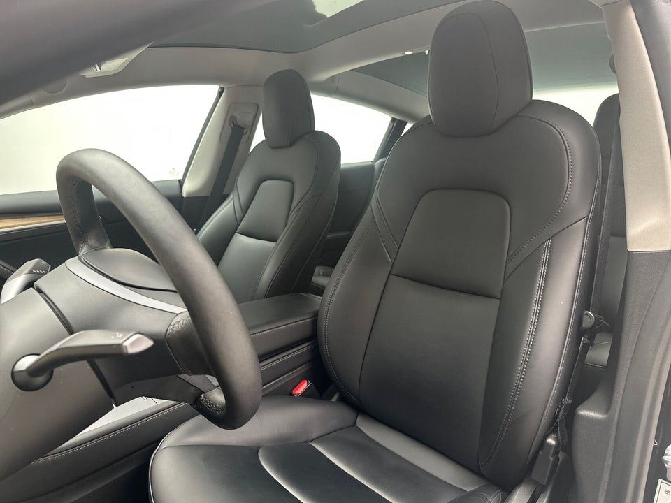 Tesla Model 3 Long Range AWD 4d