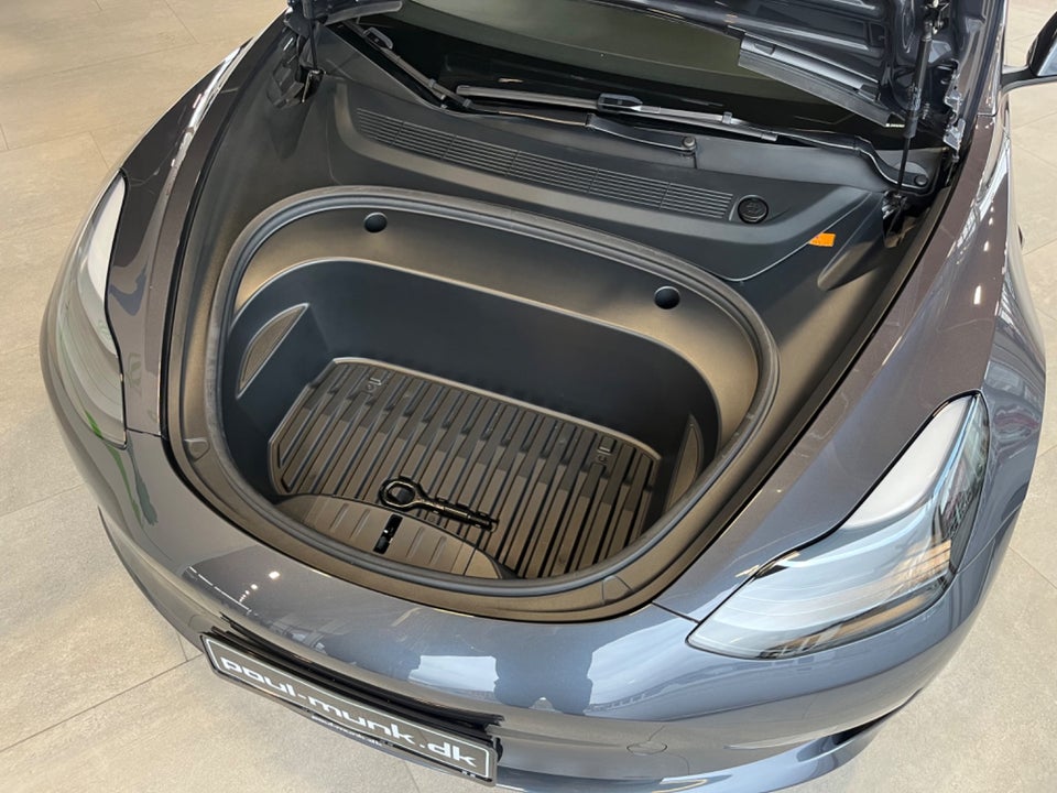 Tesla Model 3 Long Range AWD 4d