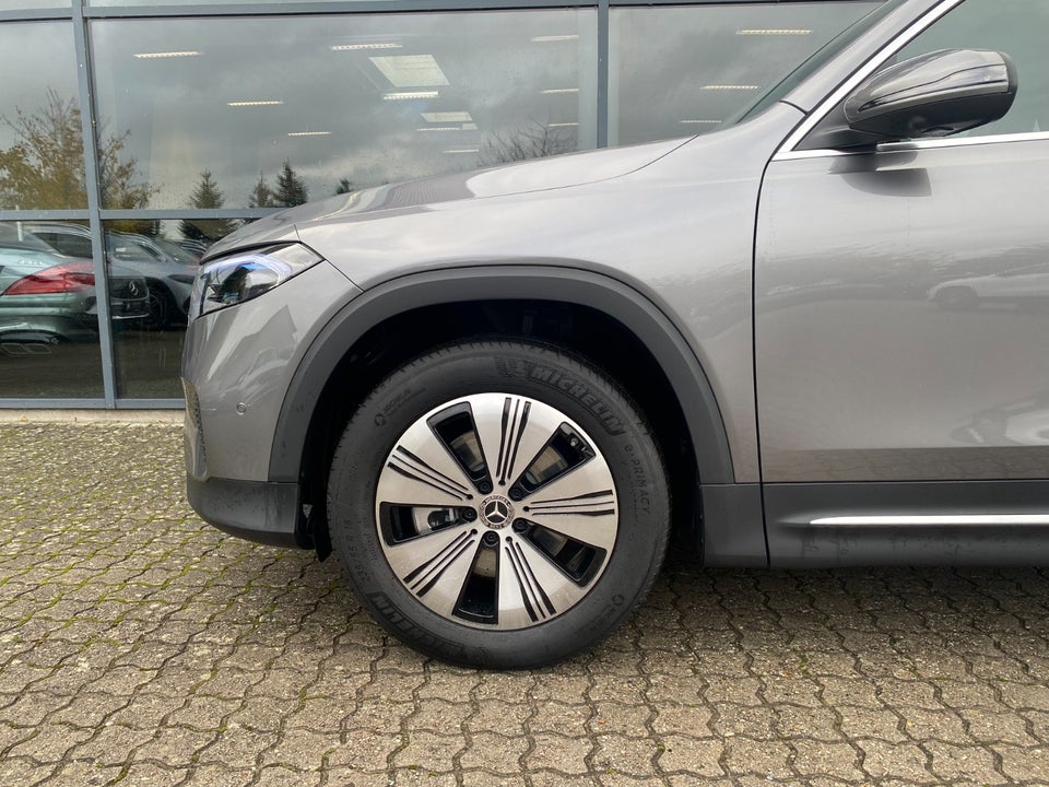 Mercedes EQB250+ Progressive 5d