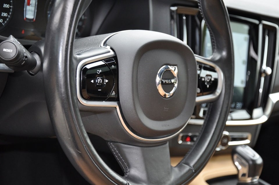 Volvo V90 CC 2,0 D4 190 Pro aut. AWD 5d