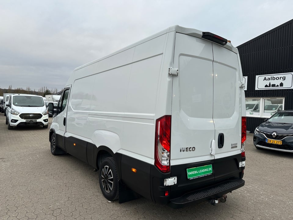 Iveco Daily 2,3 35C12 12m³ Van AG8