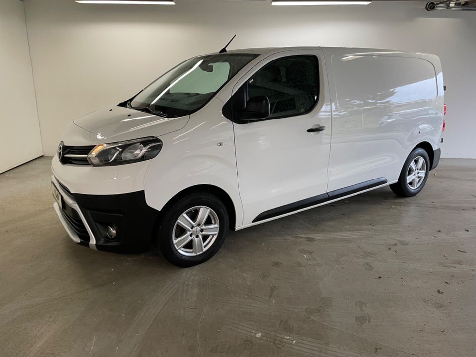 Toyota ProAce 2,0 D 122 Medium Comfort Master aut. 5d