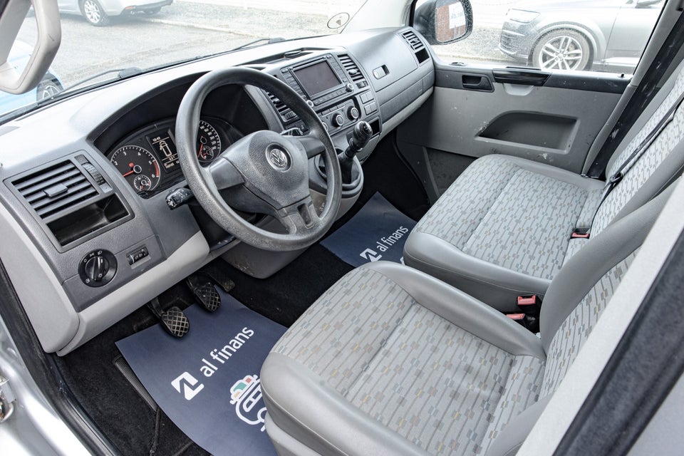 VW Transporter 2,0 TDi 140 Kassevogn kort