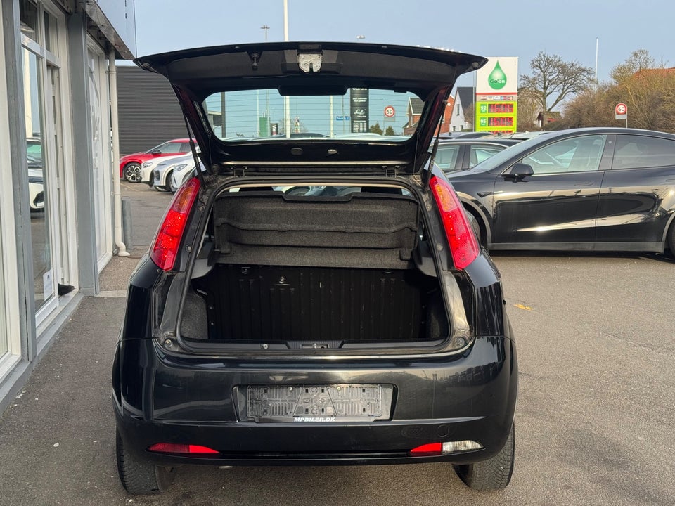 Fiat Punto 1,4 16V Dynamic 5d