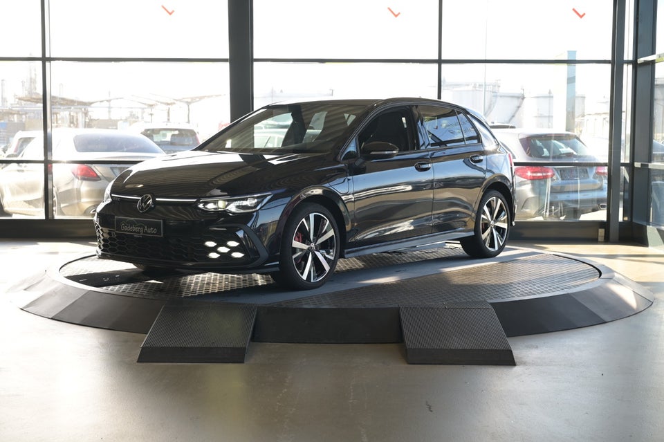 VW Golf VIII 1,4 GTE DSG 5d