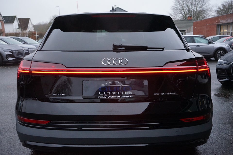 Audi e-tron 55 S-line quattro 5d