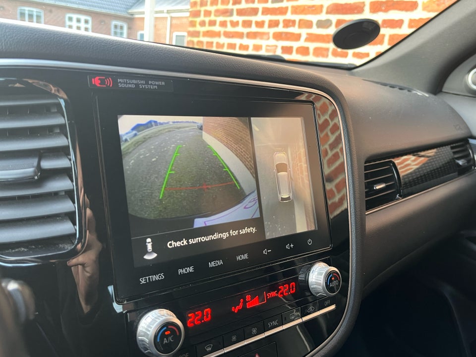 Mitsubishi Outlander 2,4 PHEV Instyle CVT 4WD 5d